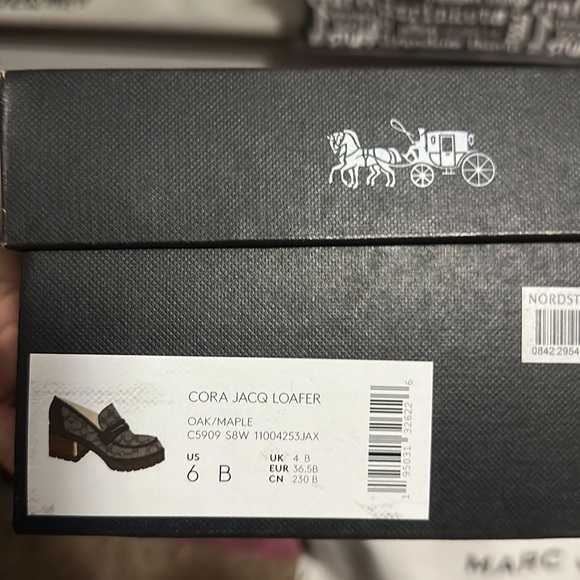 Coach Cora Loafer in the brown jacquard print size 6. - Picture 10 of 10
